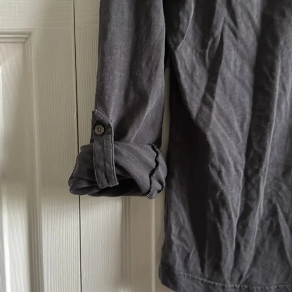 Carhartt | Women’s Gray | Button Down Long Sleeve Shirt | size M